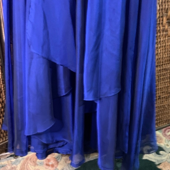 🚫SOLD🚫Sherri Hill Blue Gown with Sequin Top and Flowy Bottom Dress Size 10 - Picture 8 of 11